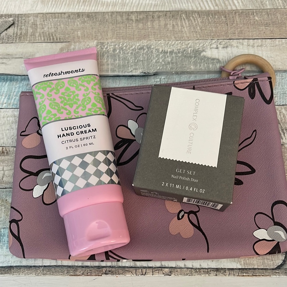 Ipsy Bundle💝Nail Polish Duo💅🏼Citrus Spritz Hand Cream👋🏽 & Ipsy Makeup bag👛